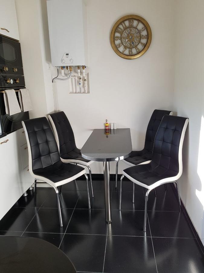 Apartment Mevakhi *